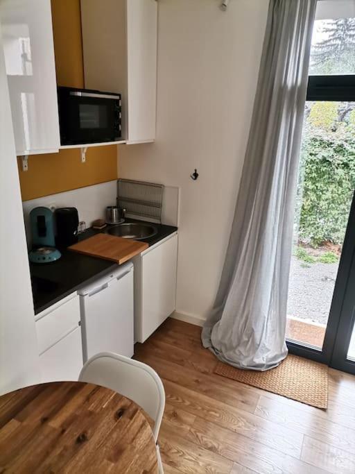 Au Calme Proche Commodites Apartment *